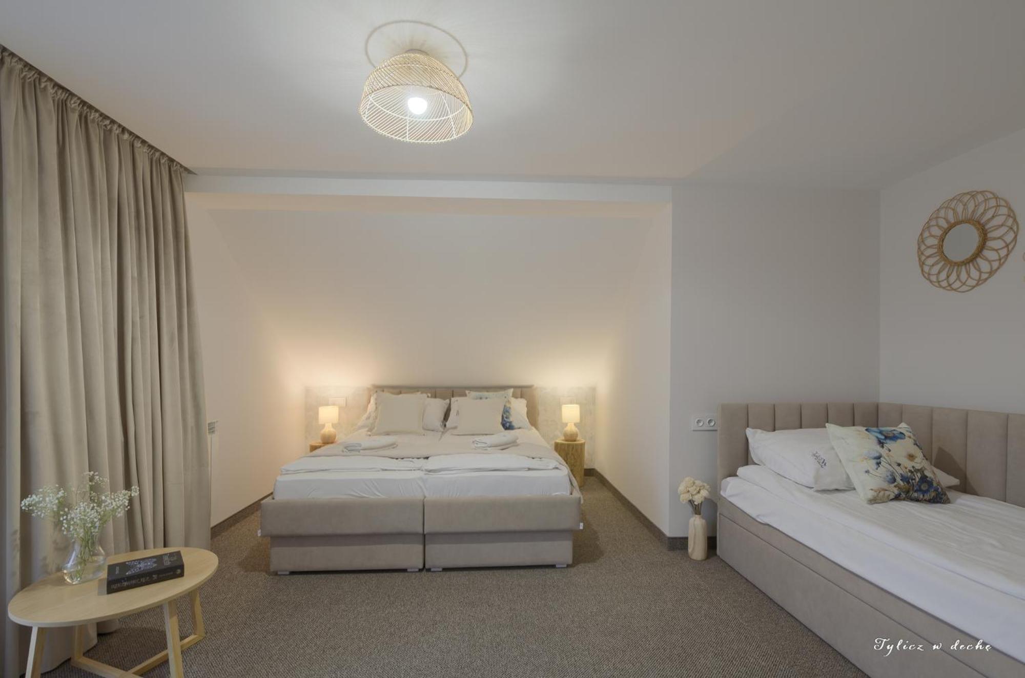 Tylicz W Deche Pokoje I Apartamenty Buitenkant foto