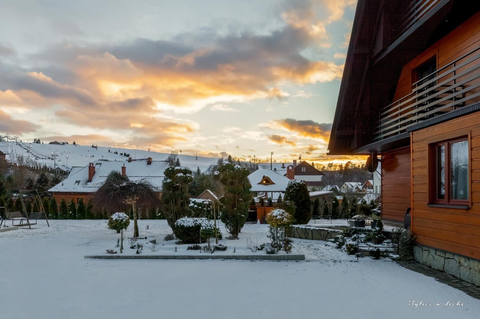 Tylicz W Deche Pokoje I Apartamenty Buitenkant foto
